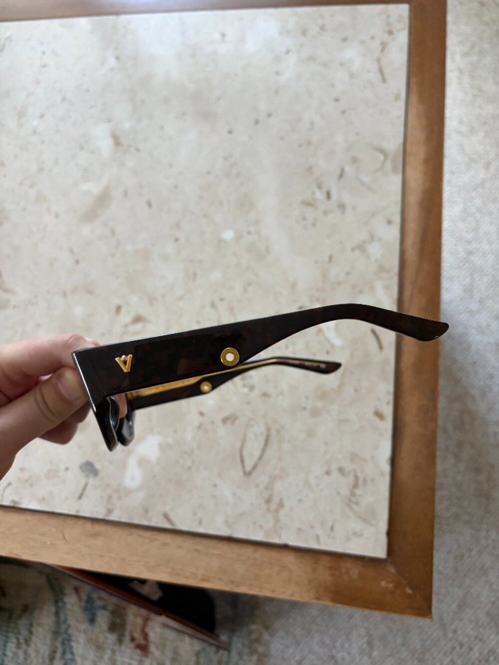 Vada Tokio Sunglasses in dark tortoiseshell and 18k gold - Picture 5 of 9